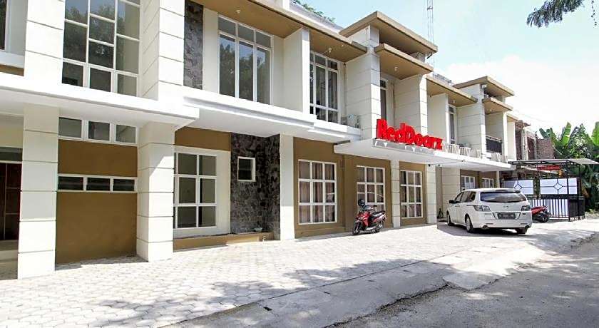 RedDoorz near Jogja City Mall 3