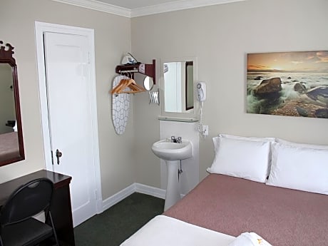 Standard Double Room with Ensuite Bathroom