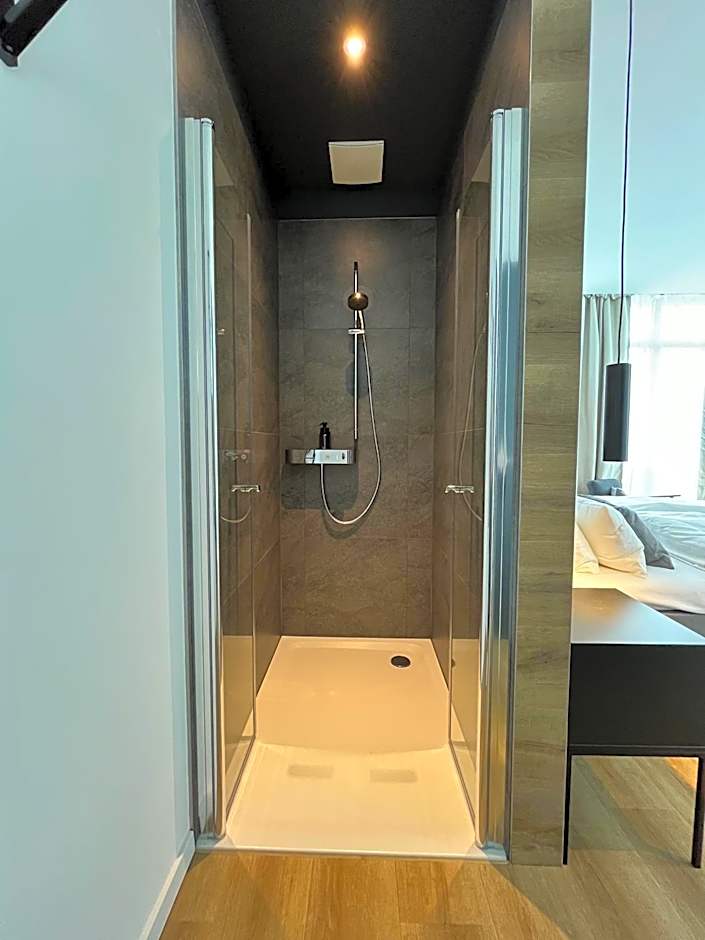 Glashaus mit 3 Gästezimmer