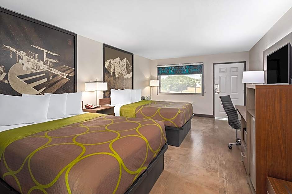 Super 8 by Wyndham Prattville Montgomery