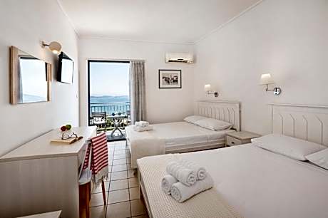 Family Room with Sea View