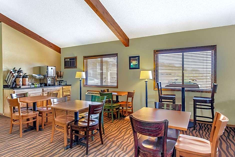 AmericInn by Wyndham West Bend