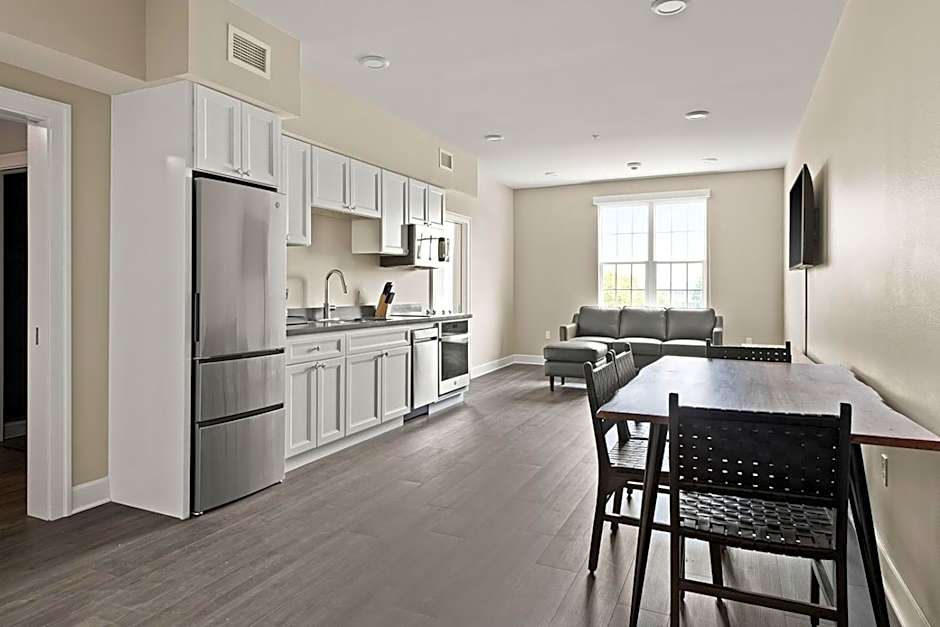 Bywater Suite Hotel