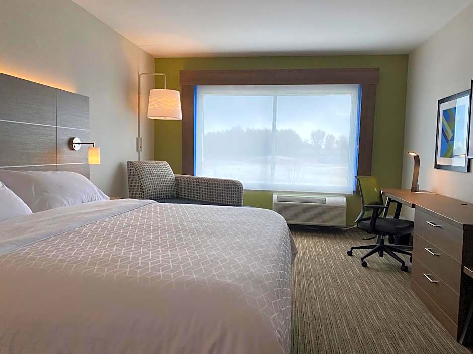 Holiday Inn Express & Suites Aurora By IHG