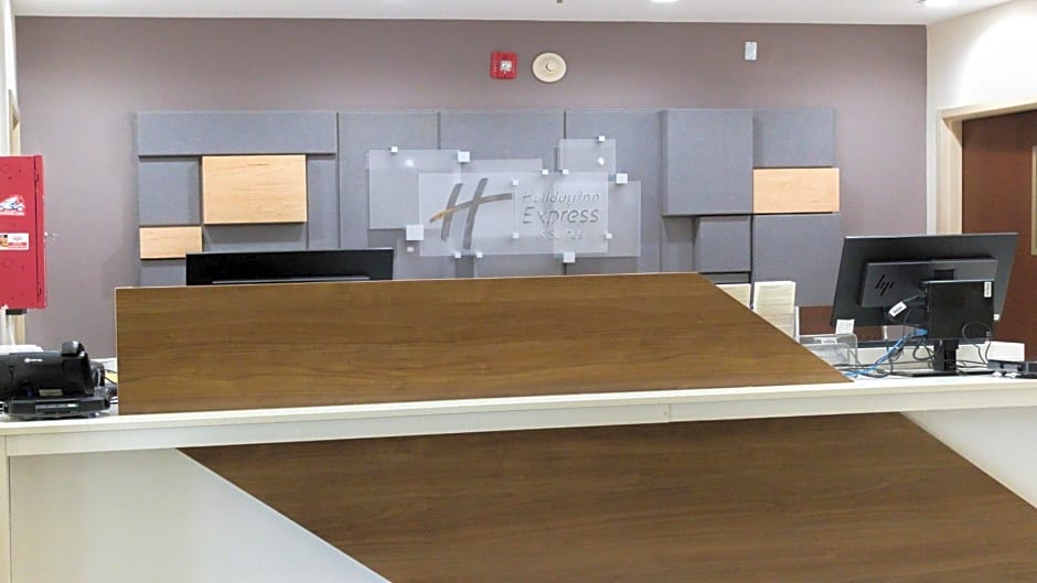 Holiday Inn Express Hotel & Suites Hope Mills-Fayetteville Airport By IHG