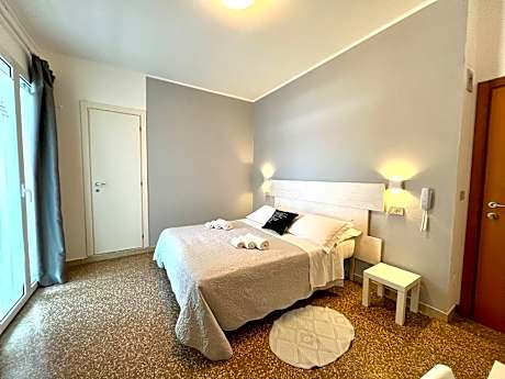 Large Double or Twin Room