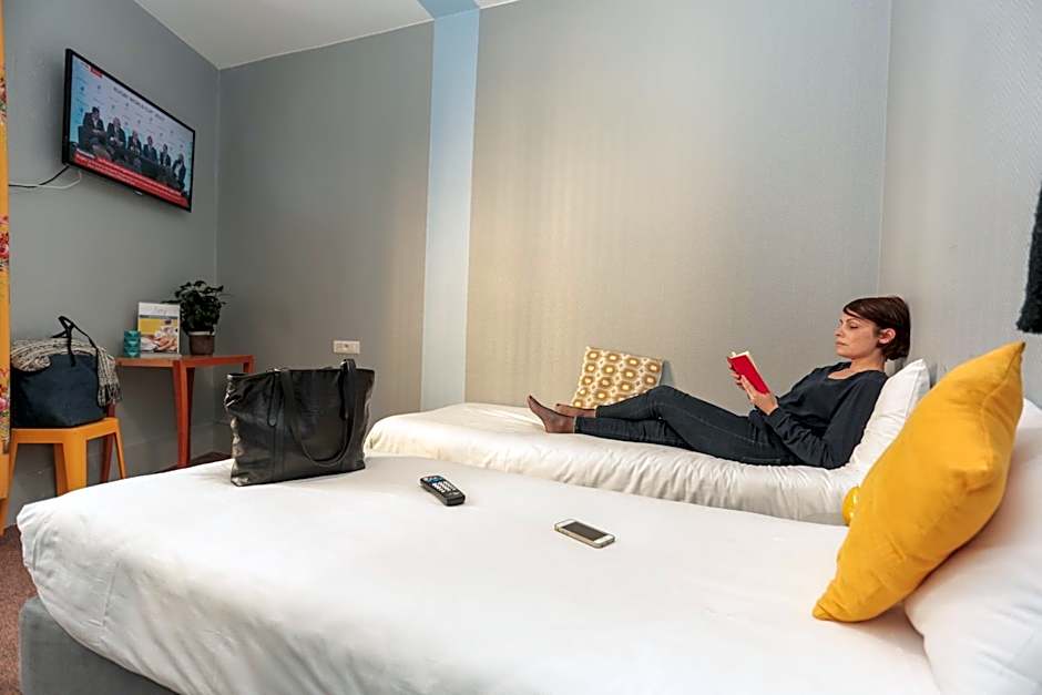 Arty Paris Porte de Versailles by River