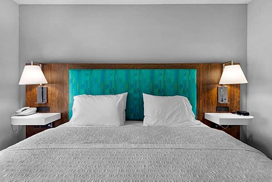 Hampton Inn By Hilton & Suites Pensacola I-10 N At University Town Plaza