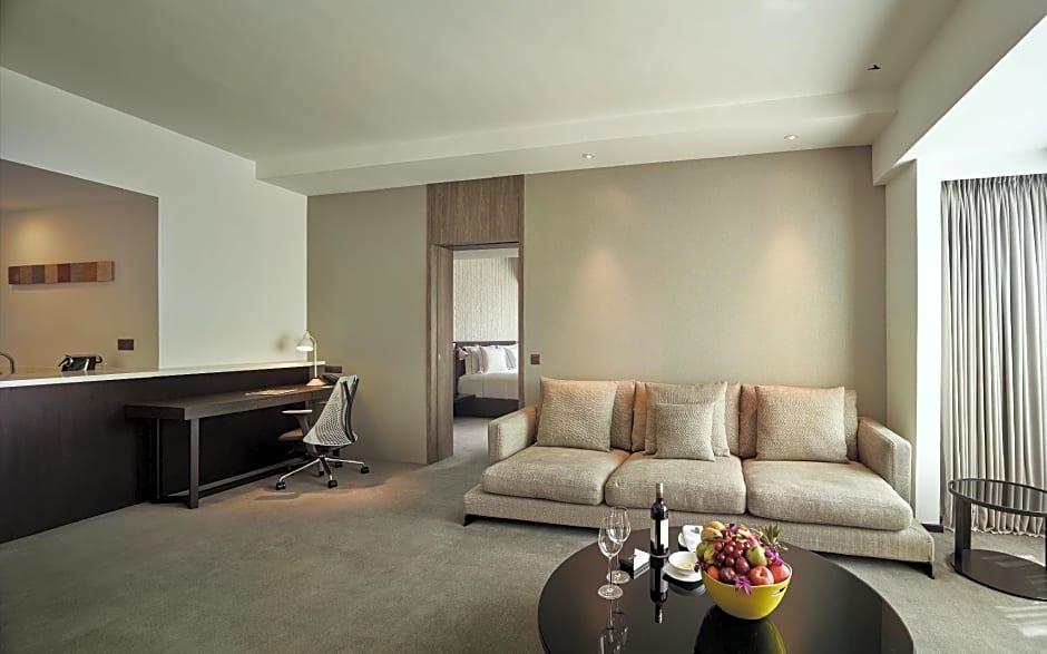 G Hotel Gurney