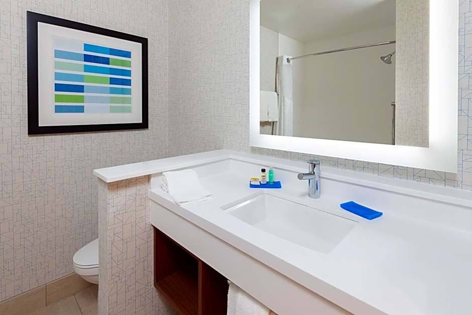 Holiday Inn Express Hotel & Suites Ventura Harbor By IHG