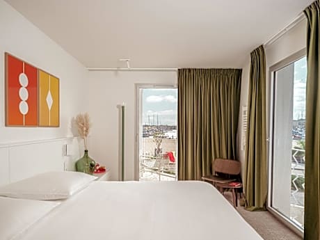 Comfort Double Room Harbor view with Balcony