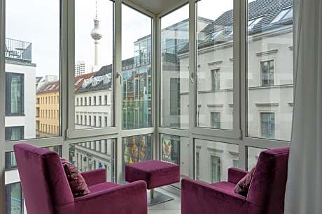 One-Bedroom Apartment with City View