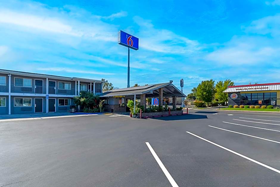 Motel 6-Willows, CA