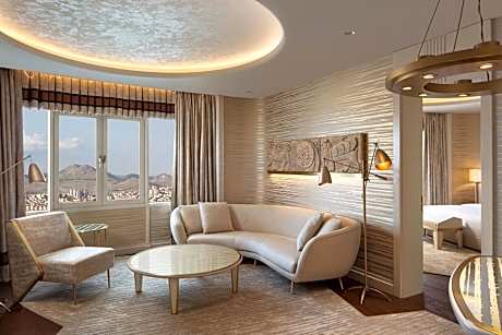 Premium Suite with Club Lounge Access