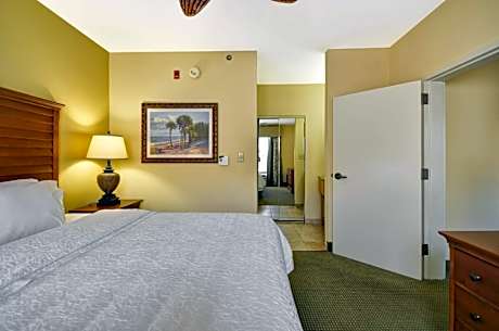 One-Bedroom King Suite with Kitchen - Non-Smoking