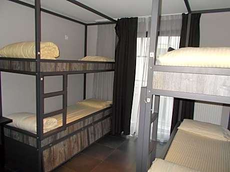 4 Bed Private Room