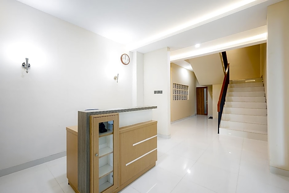 Urbanview Hotel Syariah The Ragunan Residence Cilandak