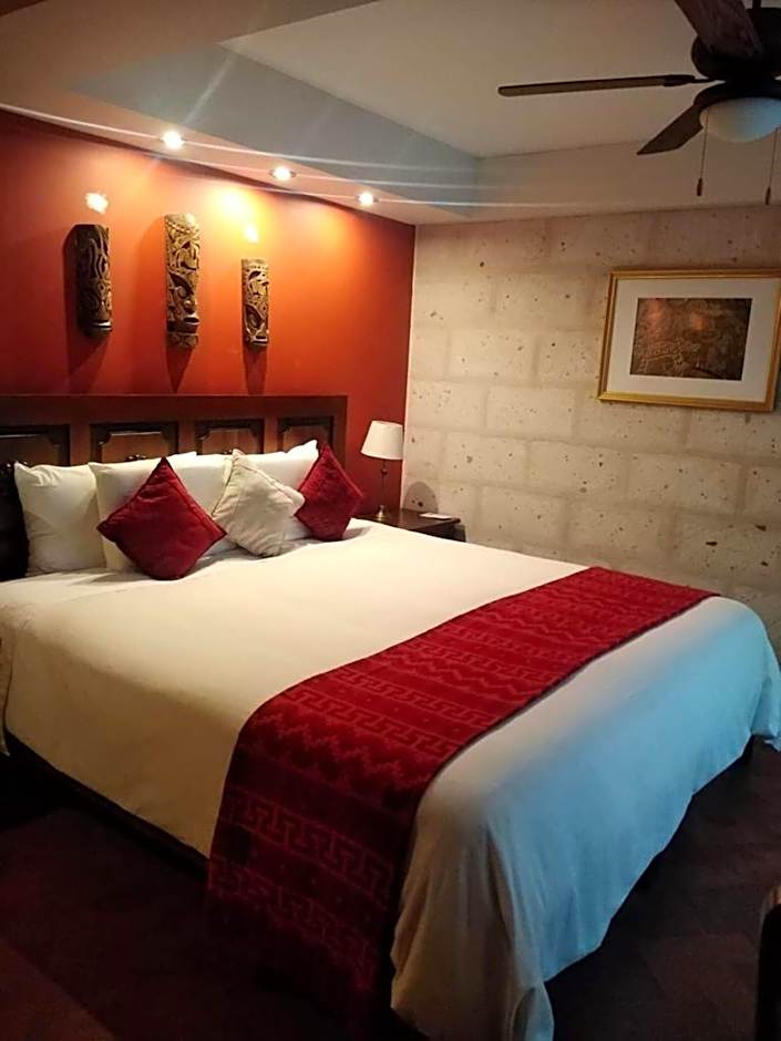 Katari Hotel at Plaza de Armas