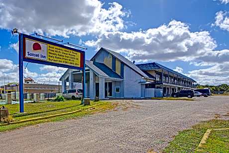 Sunset Inn by Hotel O Flatonia I - 10