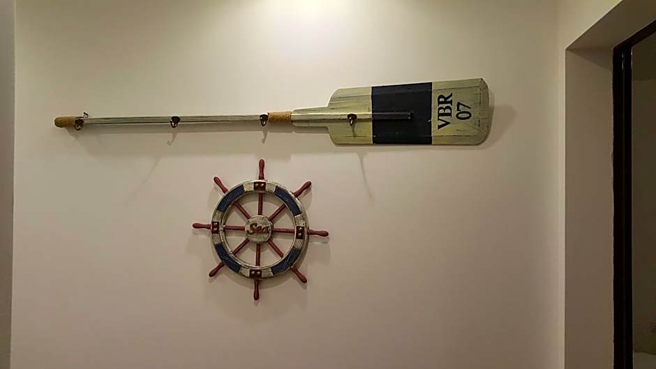 Guest Rooms Old Captain