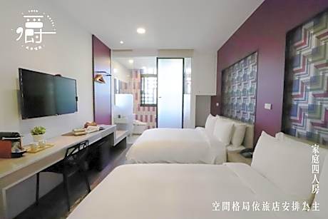 Deluxe Quadruple Room