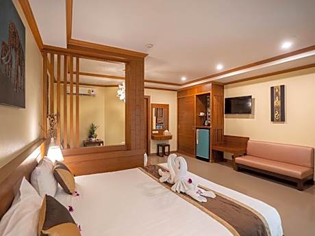 Deluxe Family Room