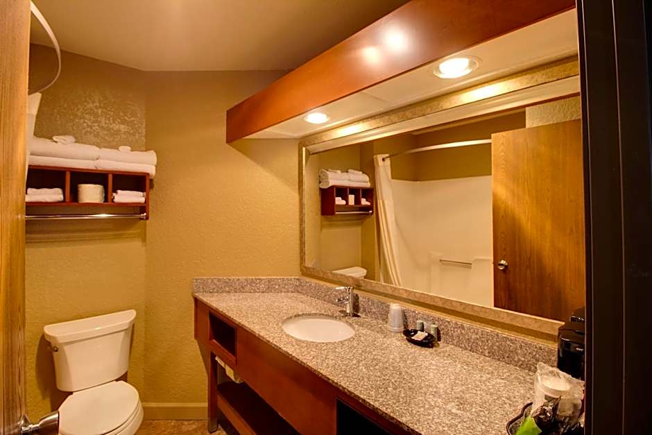 Best Western Harbour Pointe Lakefront
