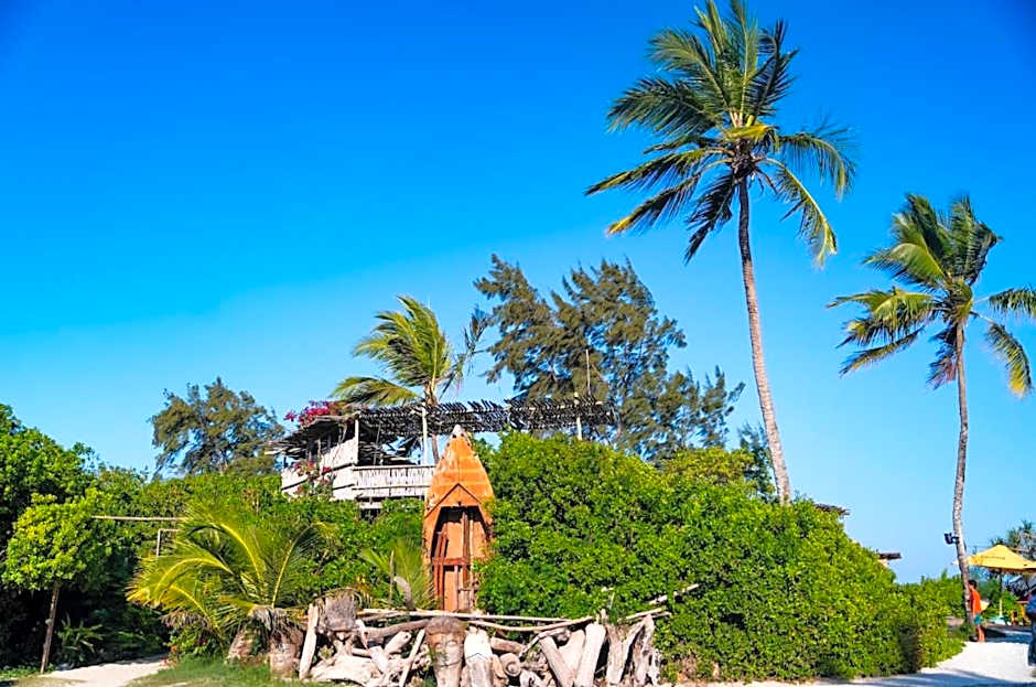 Salty's Kitesurf Village