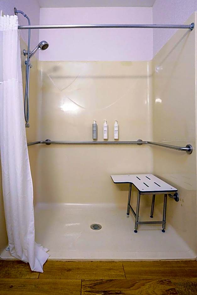 Hampton Inn By Hilton Hutchinson