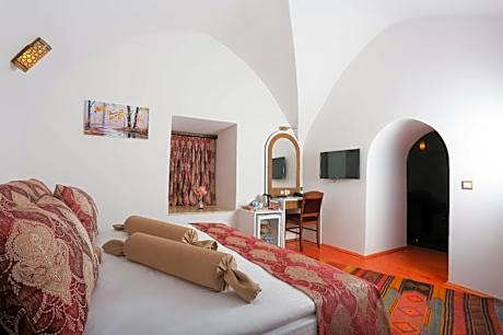 Junior Suite with Garden View