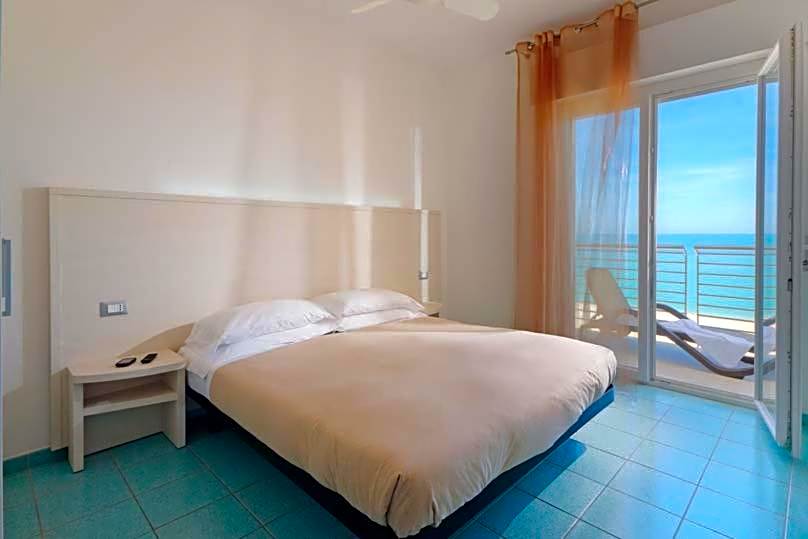 Foto 1 daripada 8 — Family Suite