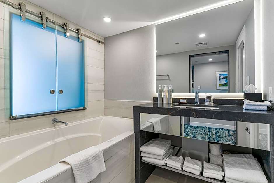 Tower Hotel at Fallsview