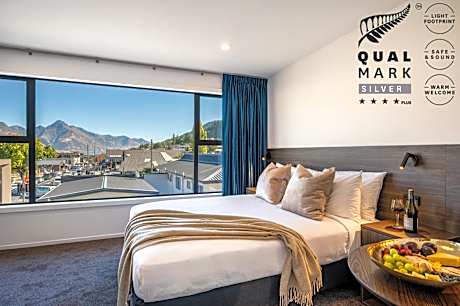 Luxe Queen with Lake and Mountain View