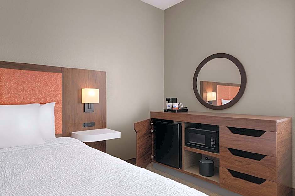 Hampton Inn By Hilton Charlottesville