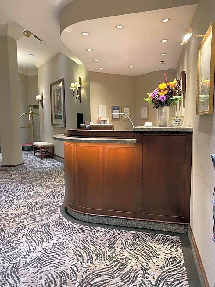 Kingston Hotel