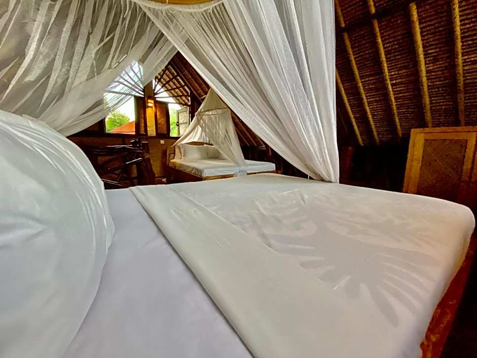 Flower Bud Bungalow Balangan