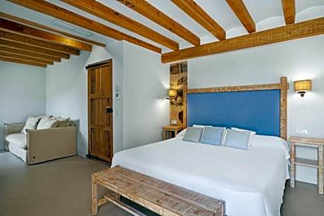 Junior Suite (2 Adults + 1 Child)