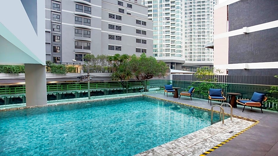 Holiday Inn Express And Suites Bangkok Central Pier By IHG
