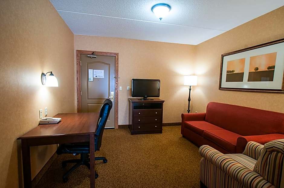 Comfort Inn & Suites Cuyahoga Falls - Akron