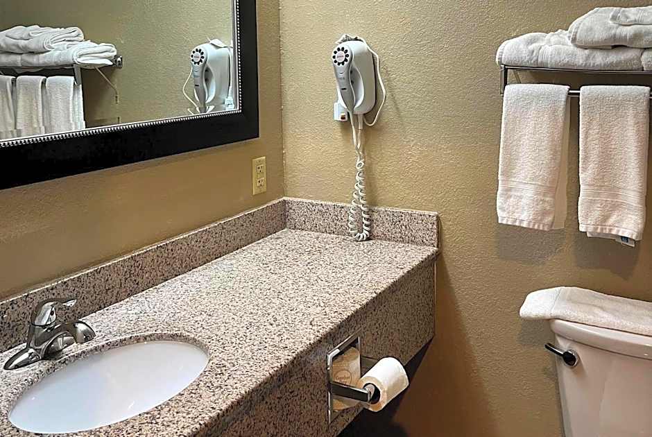 Super 8 by Wyndham Evansville North