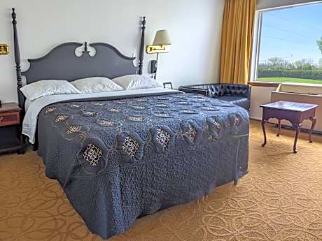 King Room with Mountain View
