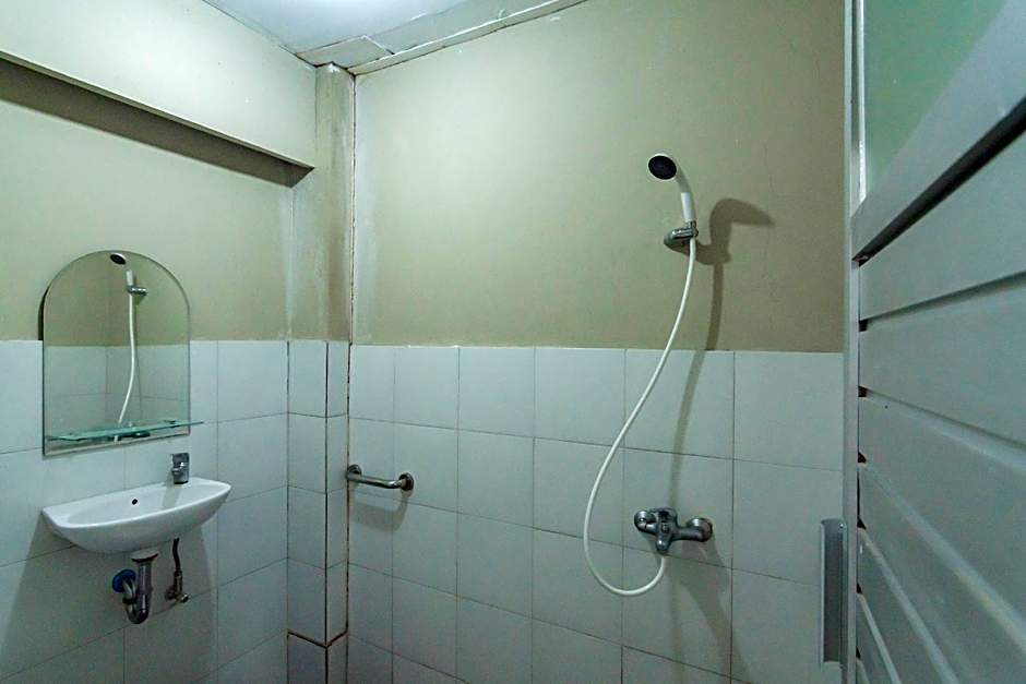 RedDoorz near Farm House 4