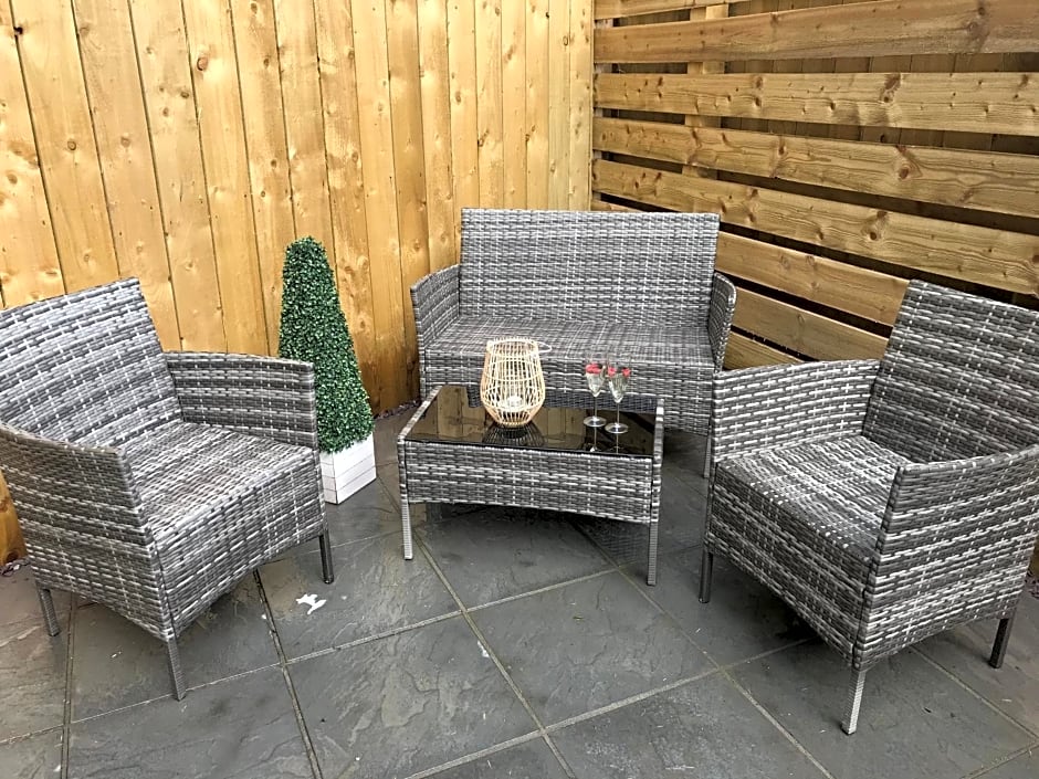 Lola Lodge - Luxury Hot Tub Retreat