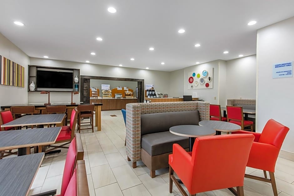 Holiday Inn Express Henderson, an IHG Hotel