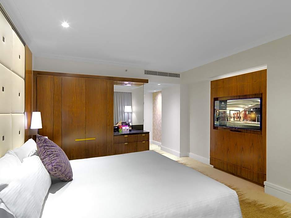 Photo 1 of 5 of Deluxe 1 King Bed