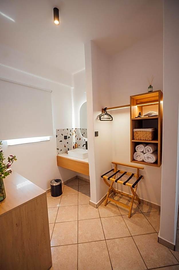 Thirsty Dog Urban Port Studios