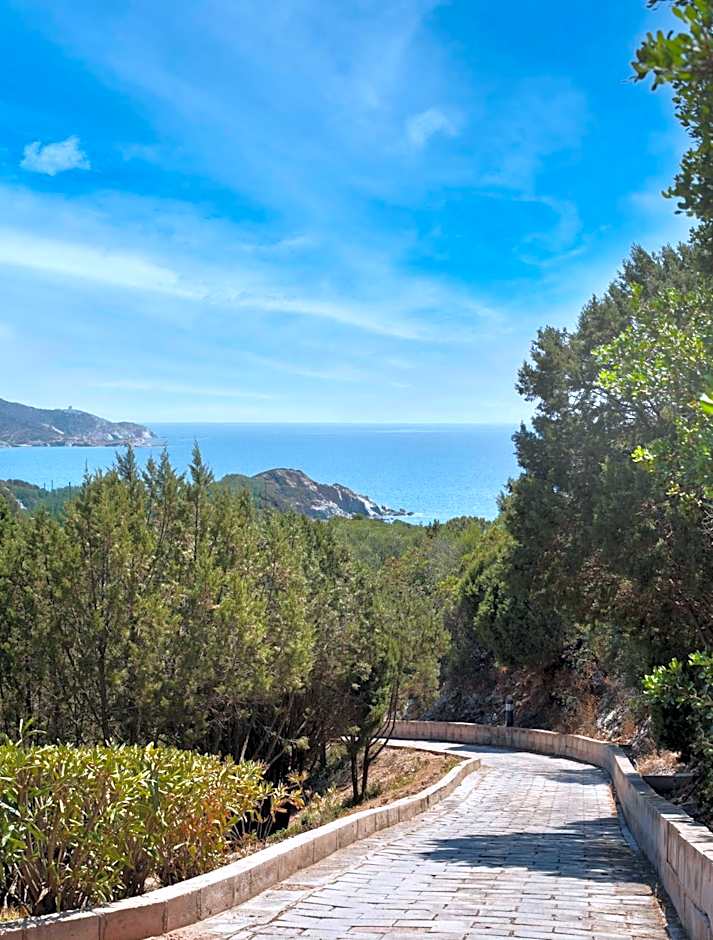 ISA-Ecovillage with swimming-pool in Teulada surrounded by greenery just 400 meters from the sea