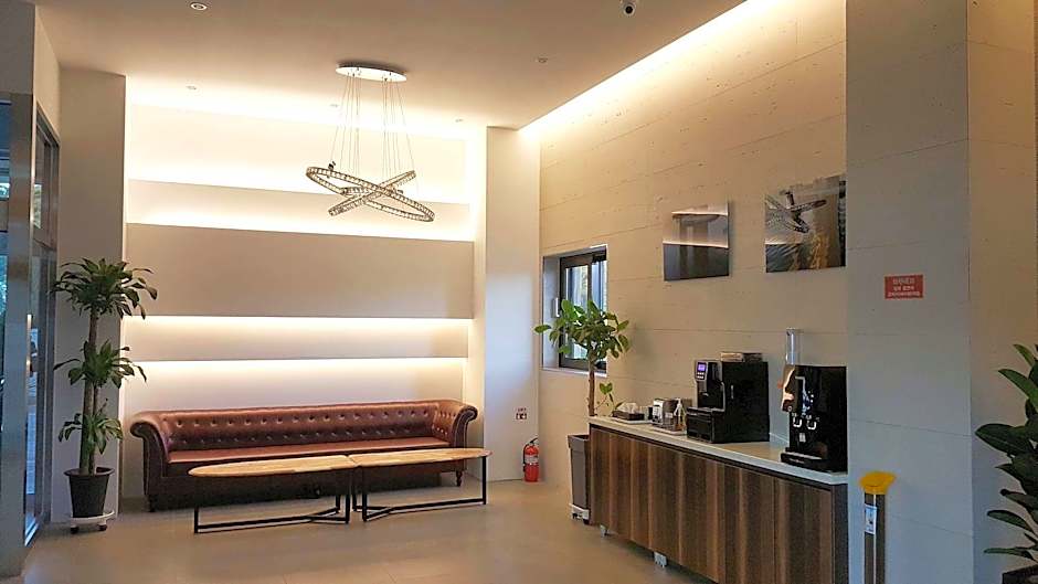 CozyCove Boutique Hotel