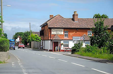 Crossways Inn