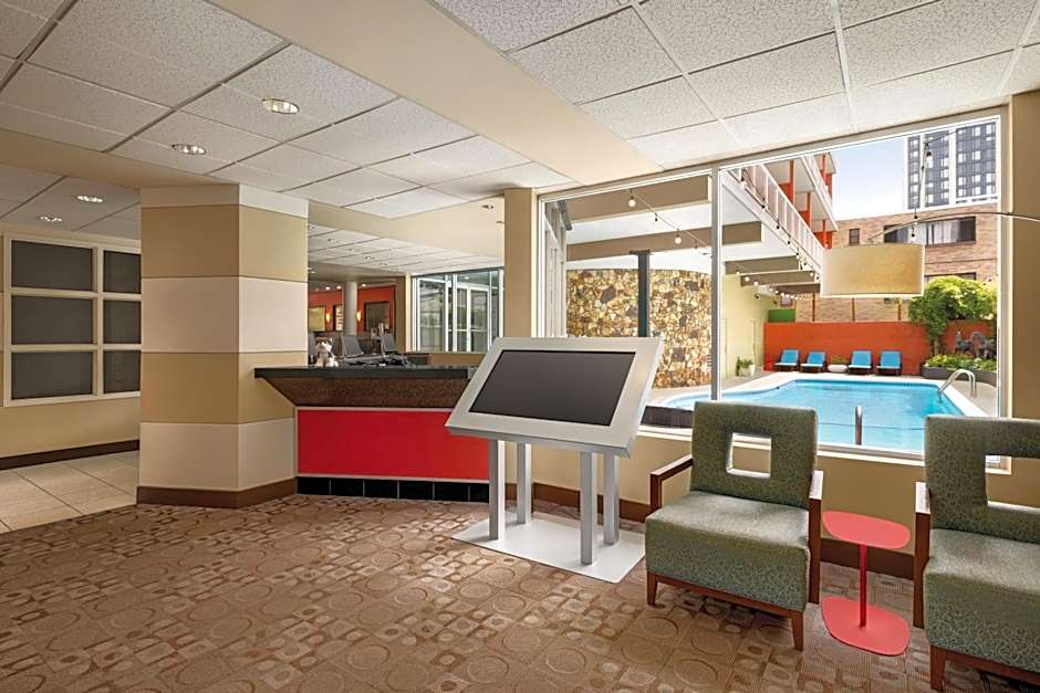 University Inn - A Staypineapple Hotel
